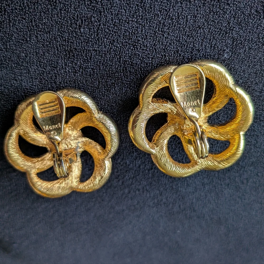 Monet Vintage Gold Tone Ribbon Flower Clip On Earrings - Picture 2 of 8